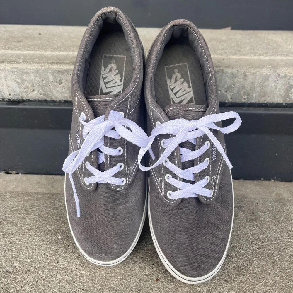 VANS Off the Wall classic gray canvas lace up shoes